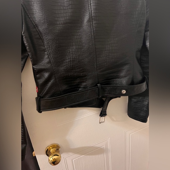 Brand new Levi’s leather jacket - Picture 10 of 14